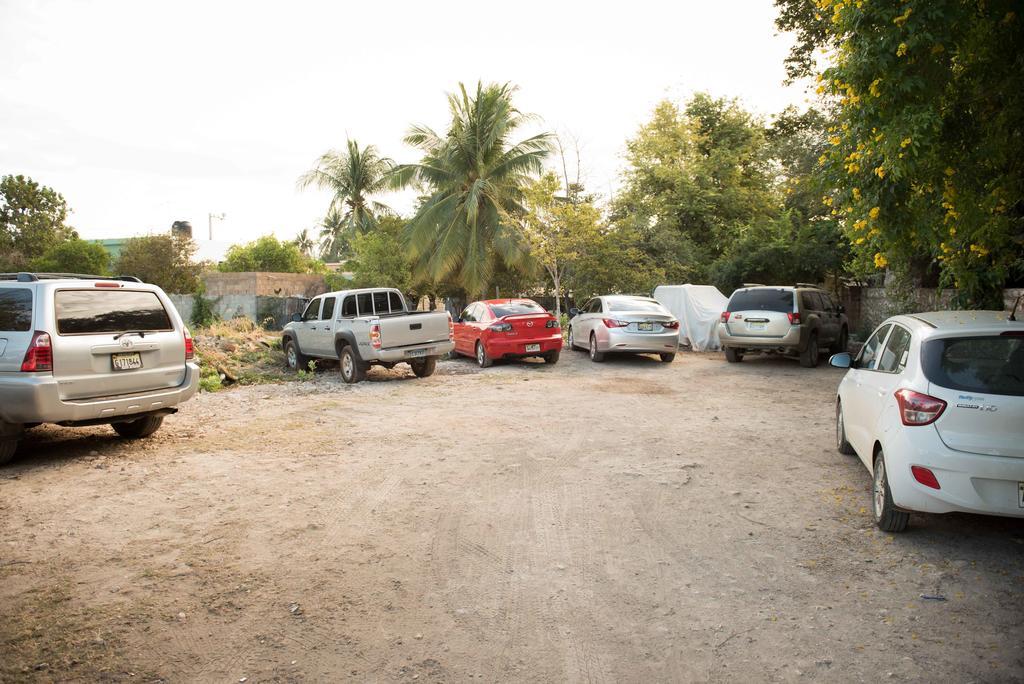 Hostal Dona Chava Pedernales Esterno foto