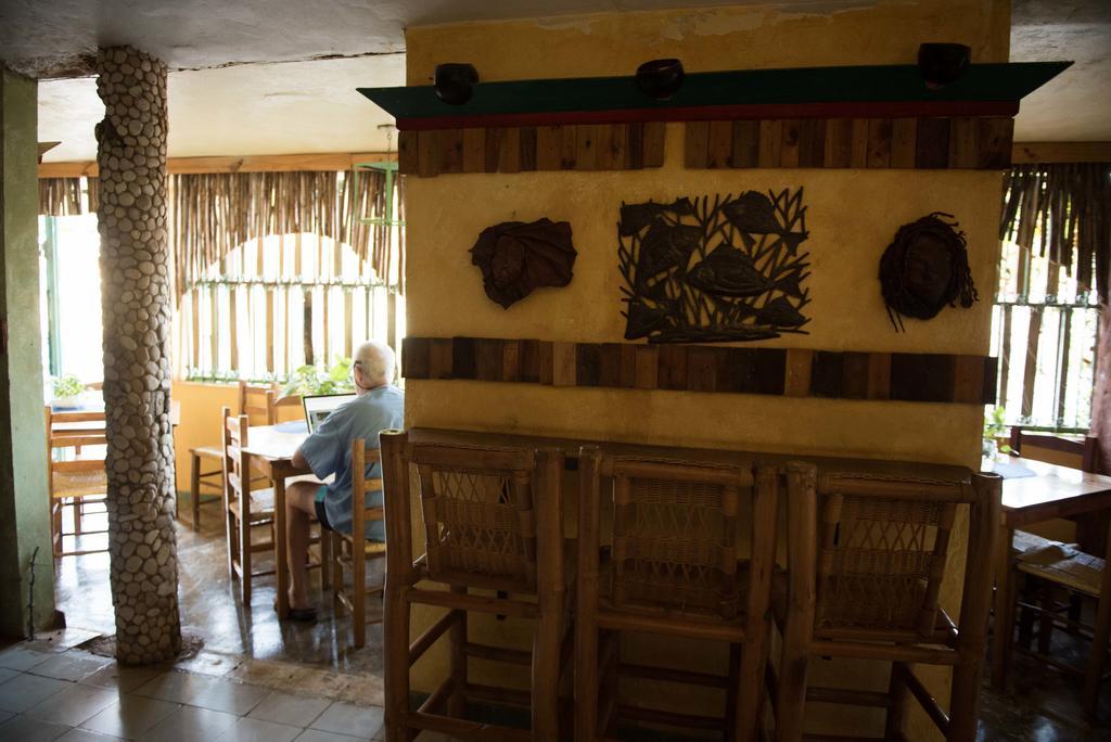 Hostal Dona Chava Pedernales Esterno foto