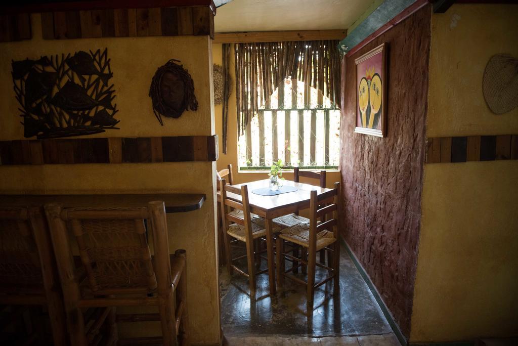 Hostal Dona Chava Pedernales Esterno foto