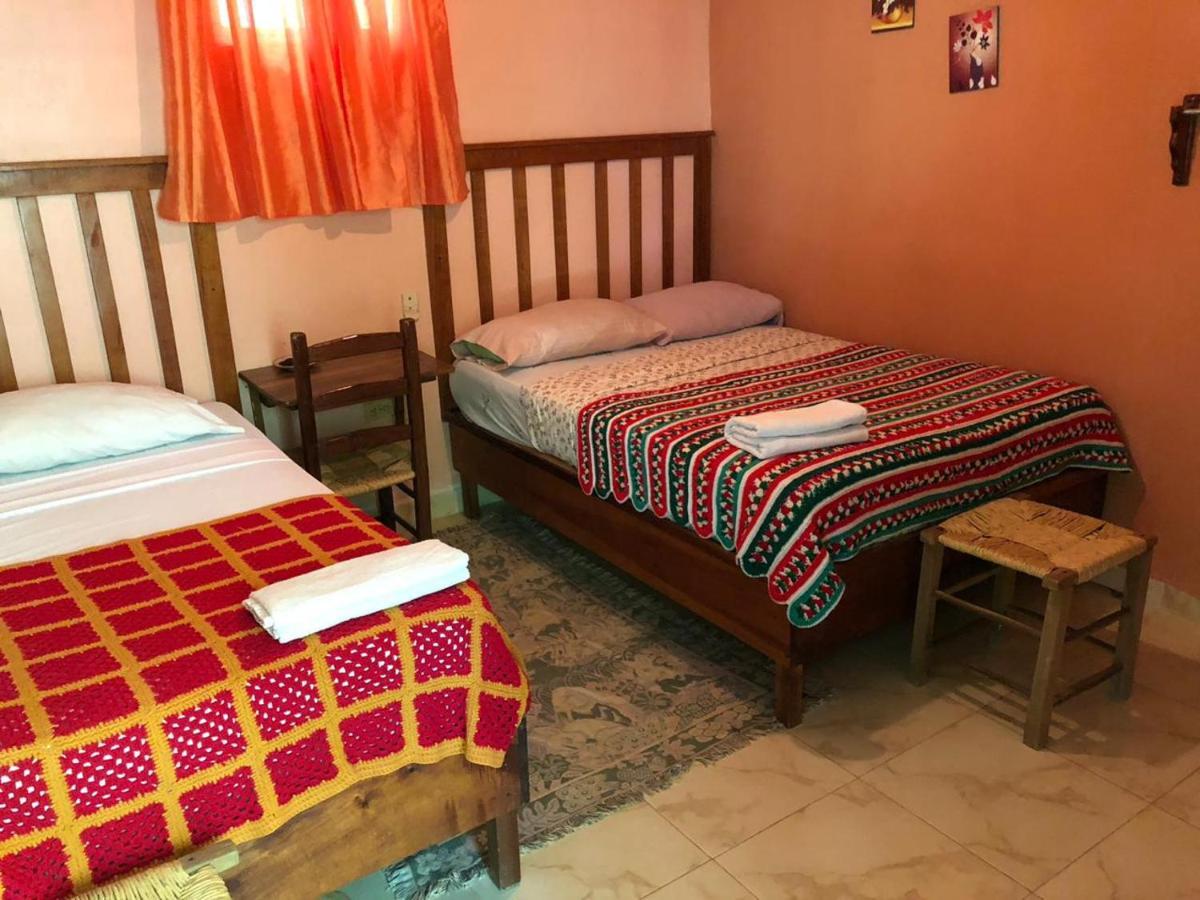 Hostal Dona Chava Pedernales Esterno foto